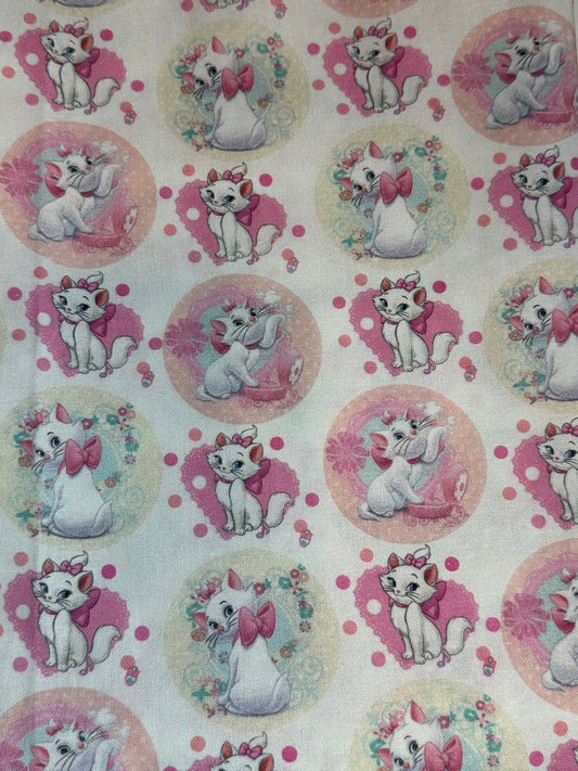 The prettiest cat (NEW Fabric)